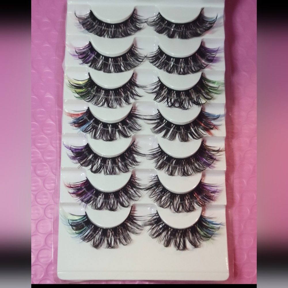 eyelashes
